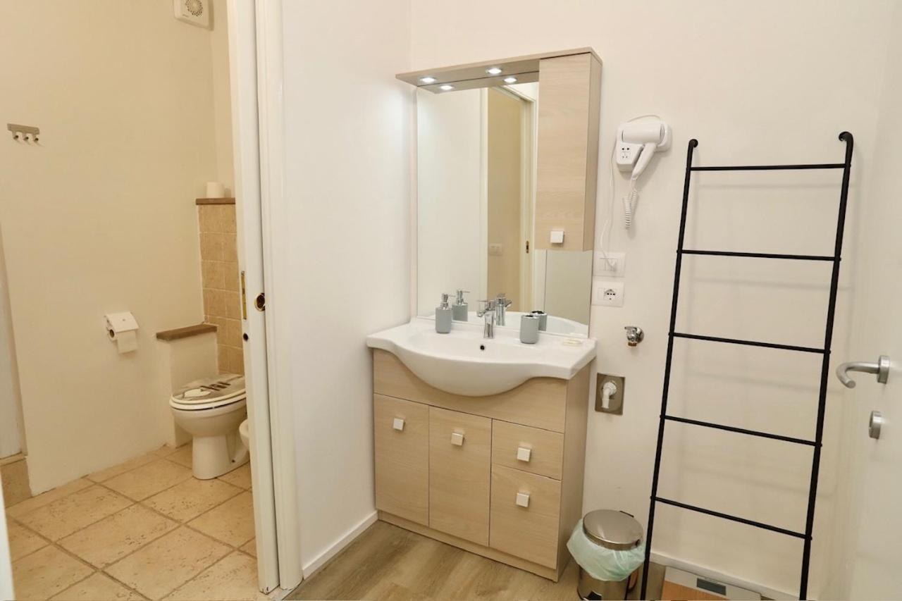 Appartamento Piazzetta Franchi Сан-Кашіано-ін-Валь-ді-Пеза Екстер'єр фото